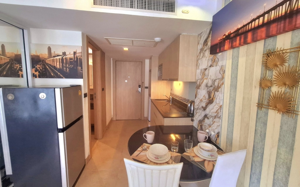 ให้เช่า The Cliff Pratumnak เดอะ คลิฟ พระตำหนัก 1 ห้องนอน วิวสระ