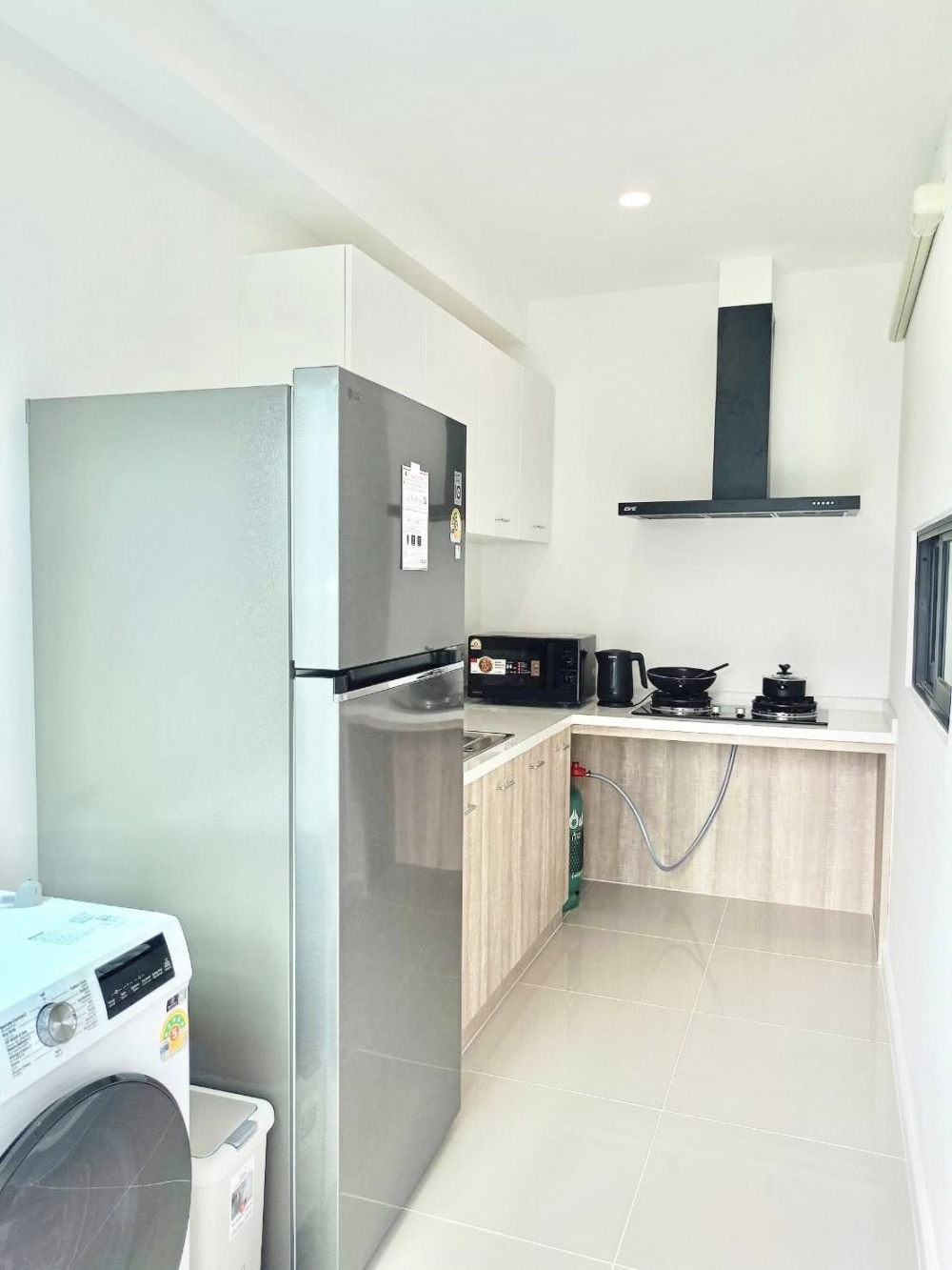 ให้เช่า บ้านเดี่ยว 2 ชั้น 3 ห้องนอน 1 ห้องน้ำ ห้วยใหญ่