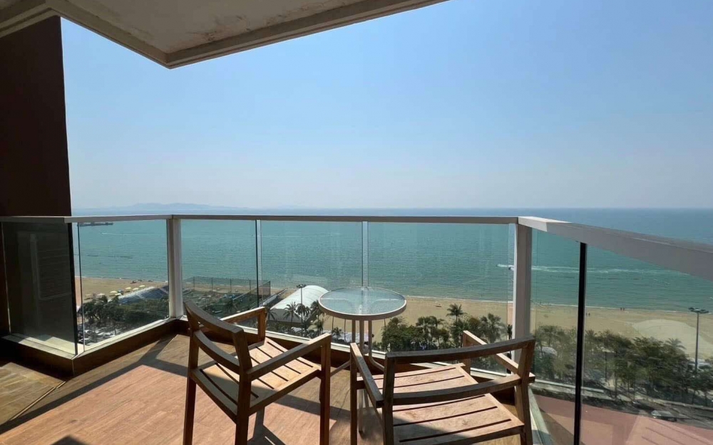 ขายพร้อมผู้เช่า Cetus Beachfront Jomtien 3 ห้องนอน วิวทะเล (2)