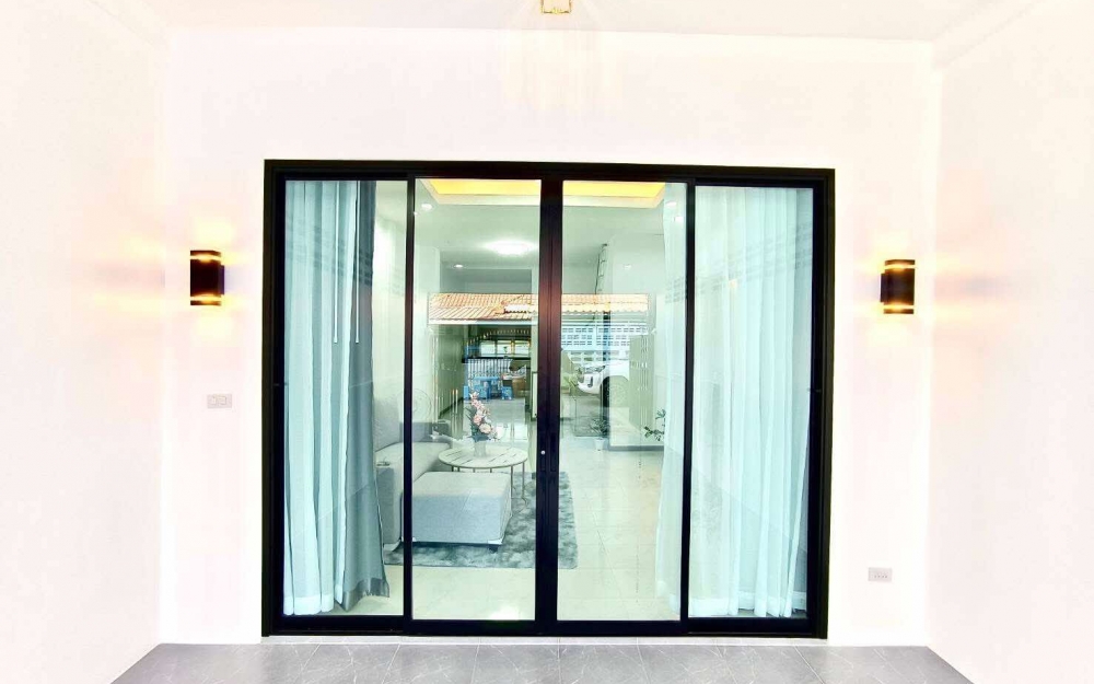 ขายทาวน์โฮม 2 ชั้น 2 ห้องนอน ซอยสยามคันทรีคลับ (2)