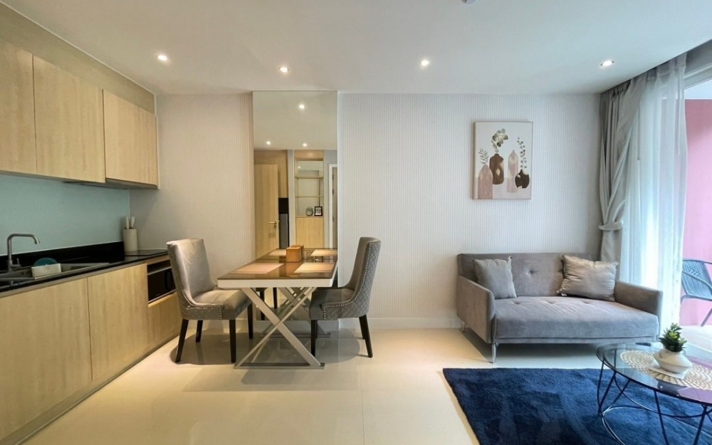 ให้เช่า Grande Caribbean Pattaya แกรนด์ แคริบเบียน พัทยา 1 ห้องนอน วิวสระ