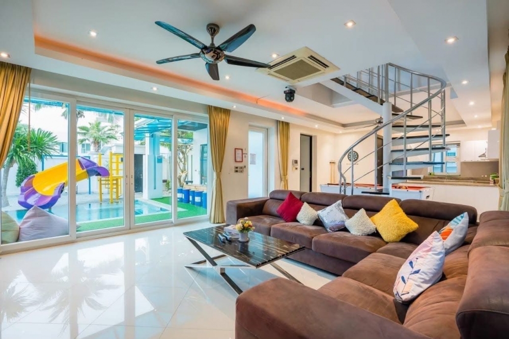 ให้เช่า Pool Villa 2 ชั้น 5 ห้องนอน 5 ห้องน้ำ จอมเทียน