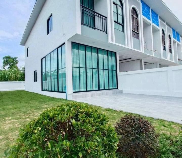 ขายบ้านทาวน์โฮม สไตล์ยุโรป 2 ชั้น 2 ห้องนอน 3 ห้องน้ำ ซ.สยามคันทรีคลับ ติดเจ้าของ