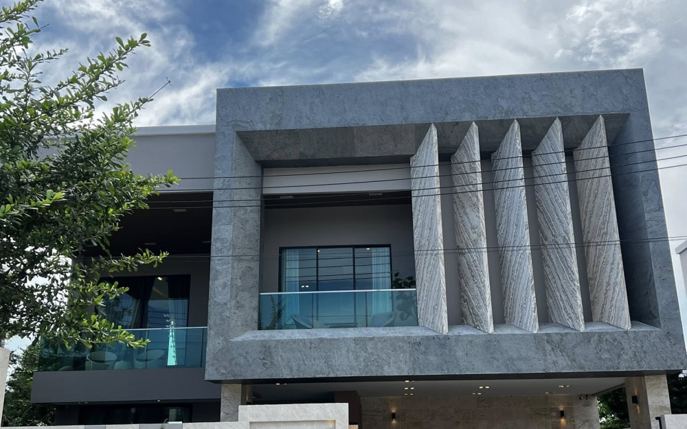 ขายพร้อมผู้เช่า Pool Villa 2 ชั้น 4 ห้องนอน 4 ห้องน้ำ ห้วยใหญ่ (2)