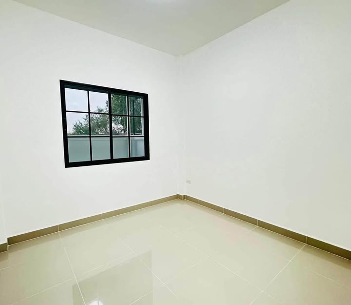 ขาย ทาวน์โฮมชั้นเดียว 2 ห้องนอน 2 ห้องน้ำ ใกล้ถนนสุขุมวิท