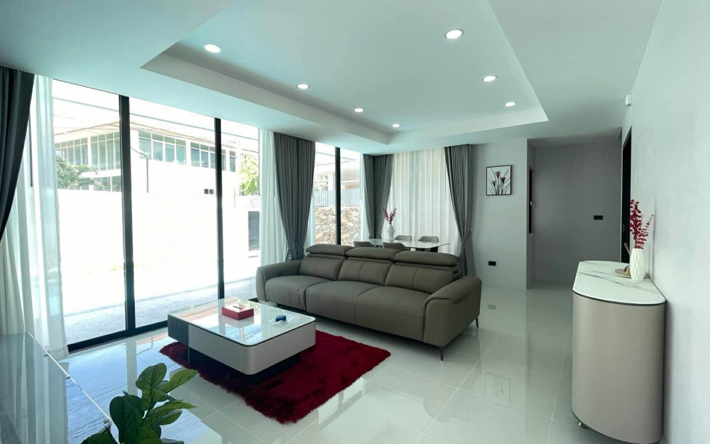 ให้เช่าพูลวิลล่า 3 ห้องนอน หนองปลาไหล