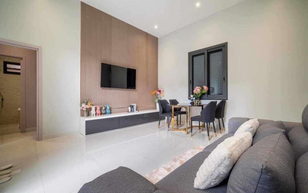 ปล่อยเช่ารายปี บ้าน Pool Villa 4 ห้องนอน 4 ห้องน้ำ พัทยากลาง ติดเจ้าของ