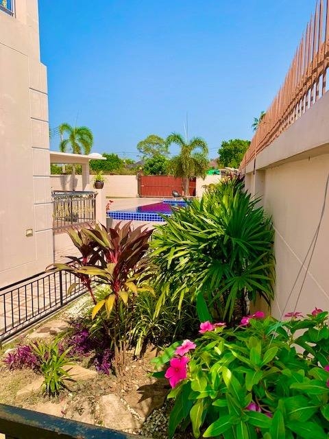 ขาย Pool Villa 2 ชั้น 4 ห้องนอน 4 ห้องน้ำ บางเสร่ (2)