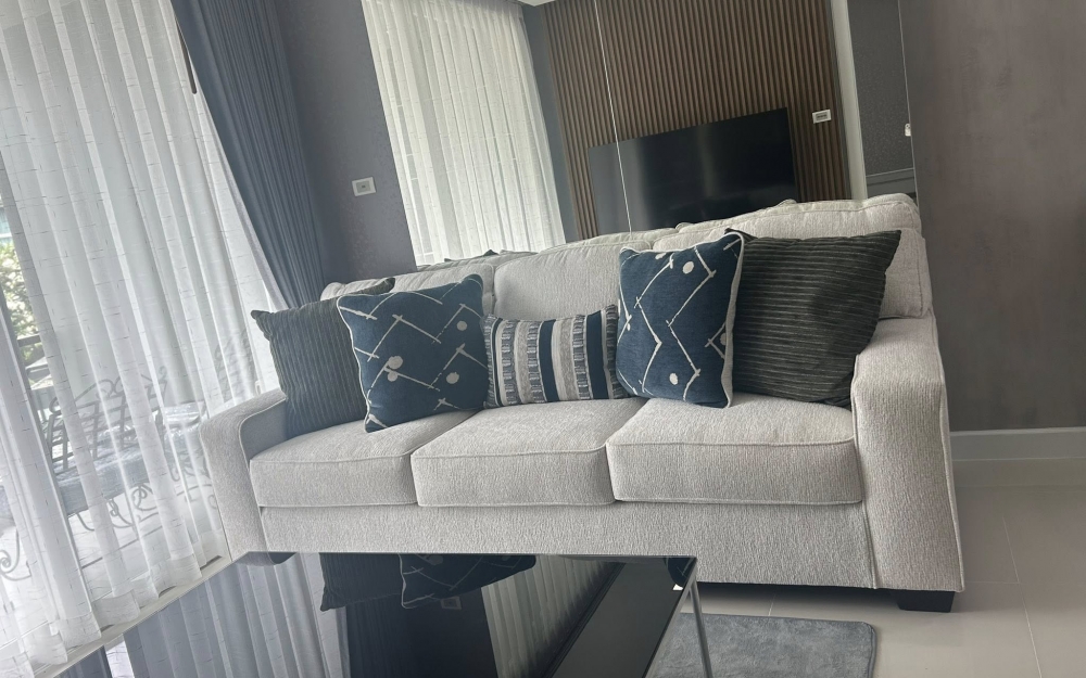 ให้เช่า Apus Condominium เอปัส คอนโดมิเนียม 1 ห้องนอน วิวสระ