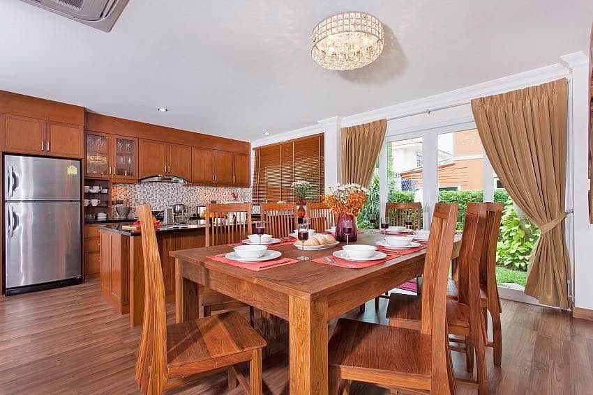 ให้เช่าพูลวิลล่า 4 ห้องนอน จอมเทียน