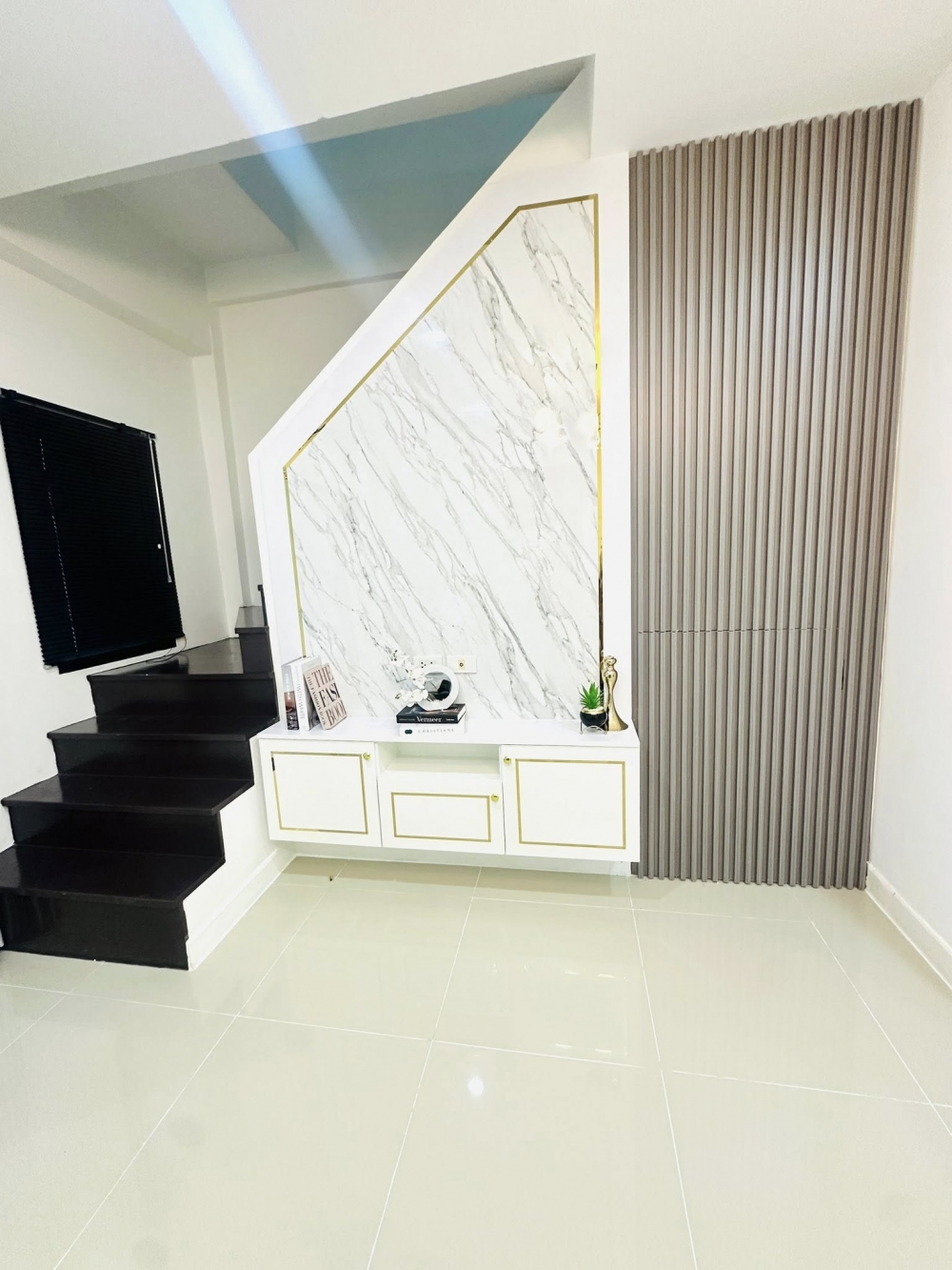 ขาย Town Home 2 ชั้น 3 ห้องนอน 3 ห้องน้ำ เนินพลับหวาน (2)