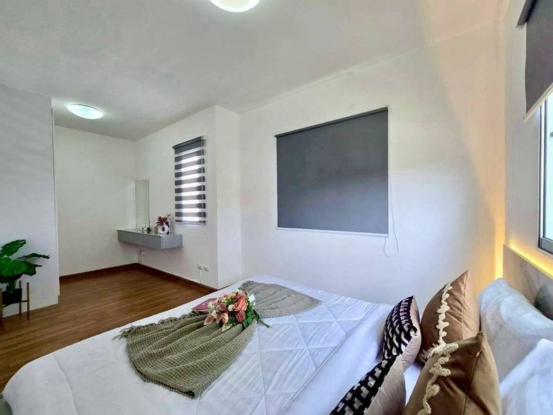 ขาย ทาวน์โฮม 2 ชั้น 3 ห้องนอน 2 ห้องน้ำ เขาน้อย