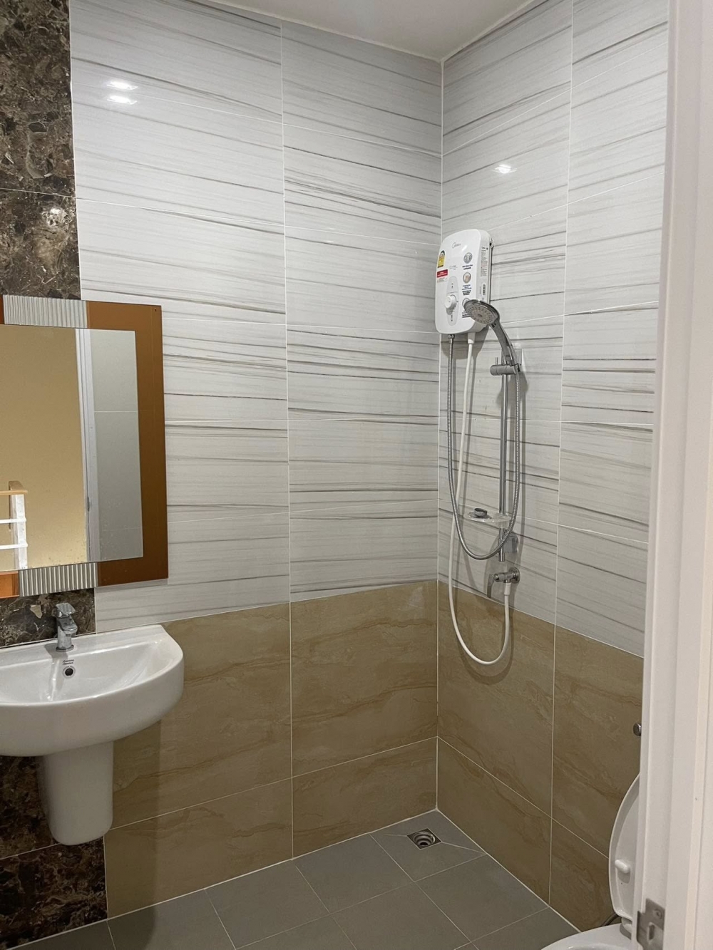 ขาย ทาวน์โฮม 2 ชั้น 4 ห้องนอน 2 ห้องน้ำ เขาตาโล (3)