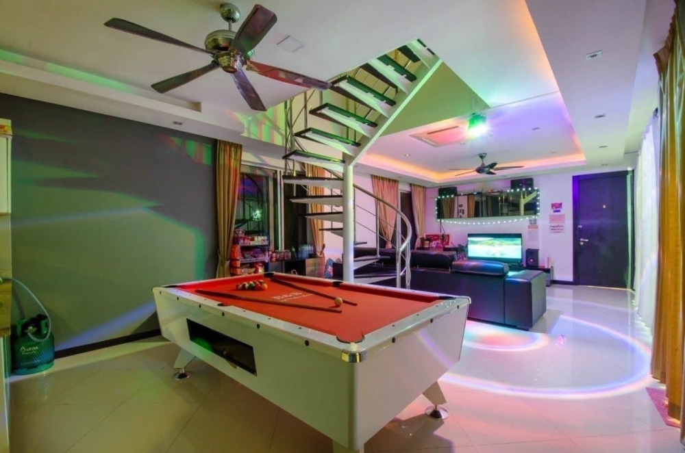 ให้เช่า Pool Villa 2 ชั้น 5 ห้องนอน 5 ห้องน้ำ จอมเทียน