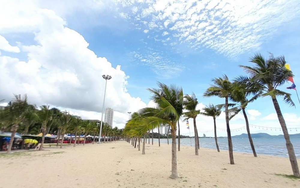 ขายบ้านทาวน์โฮม 3 ชั้นฝั่งทะเล 3 ห้องนอน 3 ห้องน้ำ บ้านอำเภอ นาจอมเทียน