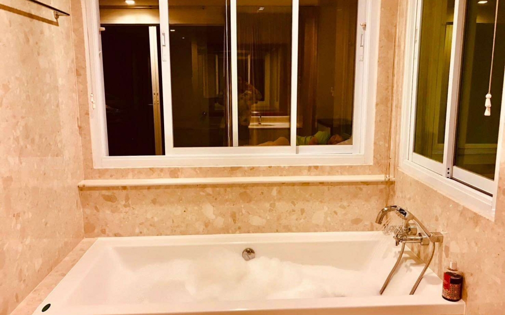 ปล่อยเช่าบ้าน Pool Villa ติดทะเล พัทยาเหนือ 4 ห้องนอน 5 ห้องน้ำ