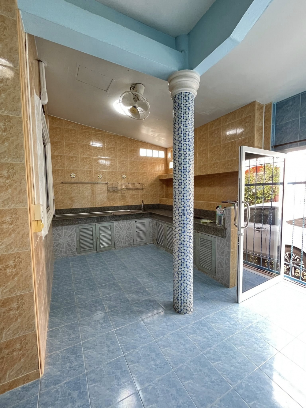 ขาย ทาวน์เฮ้าส์ 2 ห้องนอน 1 ห้องน้ำ เขาน้อย (2)