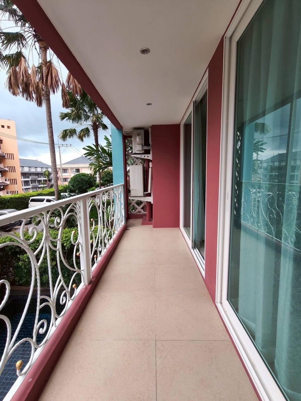 ให้เช่า Grande Caribbean Pattaya แกรนด์ แคริบเบียน พัทยา 2 ห้องนอน วิวเมือง