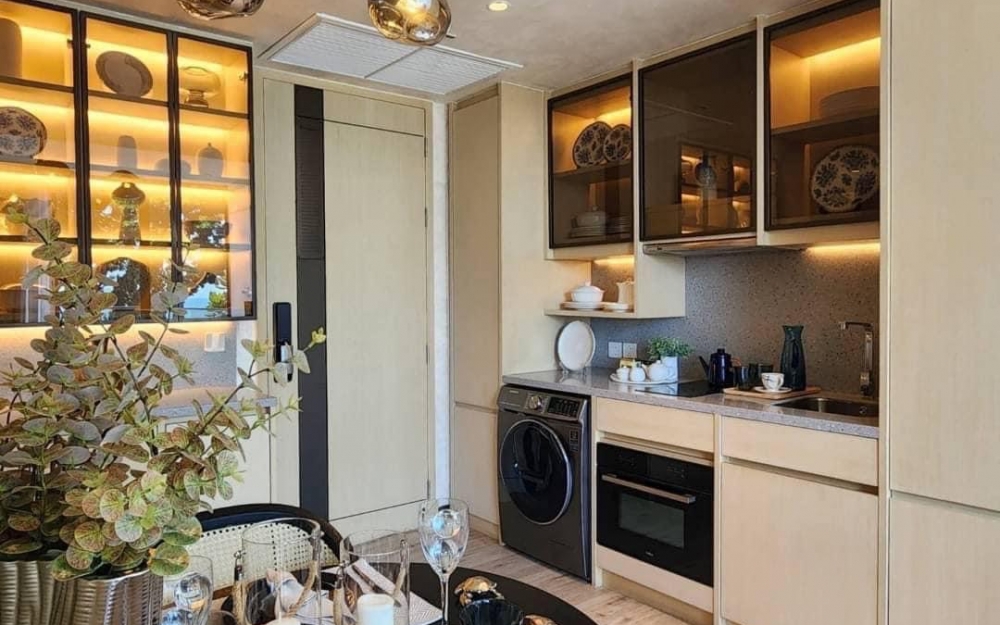 ขาย Arom ติดหาดวงศ์อมาตย์ 1 ห้องนอน ชั้น 10 วิวทะเล