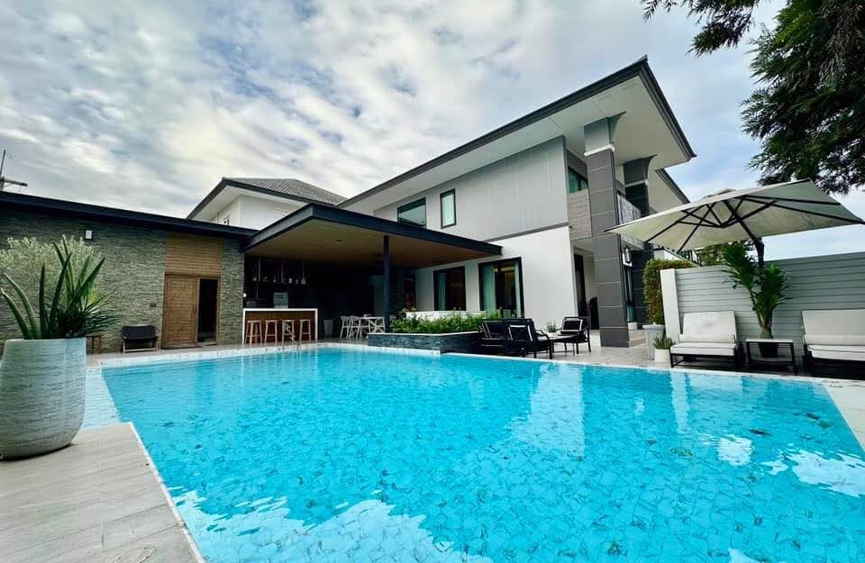 ขายบ้าน Pool Villa 2 ชั้น 4 ห้องนอน 5 ห้องน้ำ หนองปลาไหล (2)