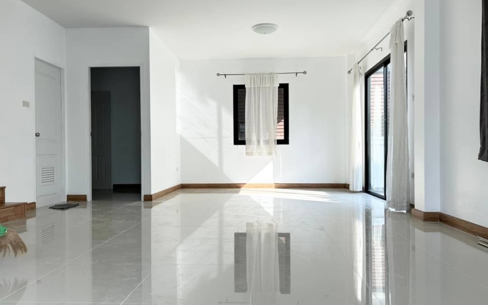 ขายบ้านแฝด 2 ชั้น 3 ห้องนอน 3 ห้องน้ำ บึงวรกิจ (1)