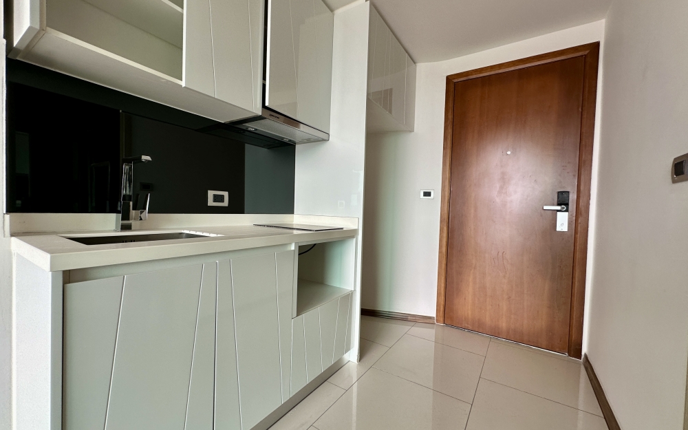 For Sale The Peak Tower Pratamnak Studio Sea View (3)