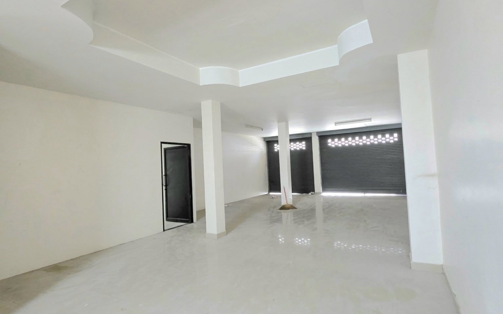 ขายอาคารพาณิชย์ 4 ชั้น 9 ห้องนอน 10 ห้องน้ำ ซอยปูเป็น จอมเทียน (2)