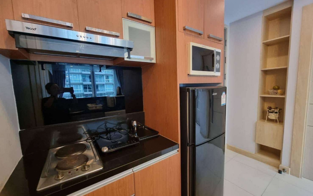 ปล่อยเช่ารายปี Apus Condo เอปัส คอนโด พัทยากลาง  1 ห้องนอน ชั้น 4 วิวสระ