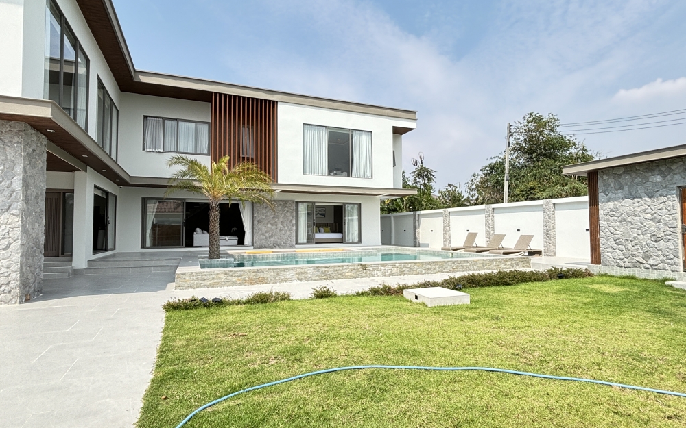 ขาย Pool Villa 2 ชั้น 7 ห้องนอน 8 ห้องน้ำ ห้วยใหญ่ (2)