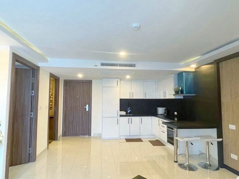 ขาย Grand Avenue Pattaya แกรนด์ อเวนิว พัทยา 1 ห้องนอน วิวสระ (2)