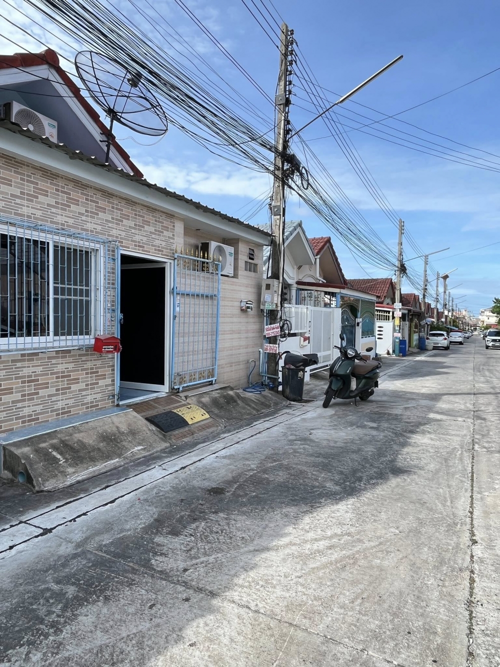 ขาย ทาวน์เฮ้าส์ 2 ห้องนอน 1 ห้องน้ำ เขาน้อย (2)