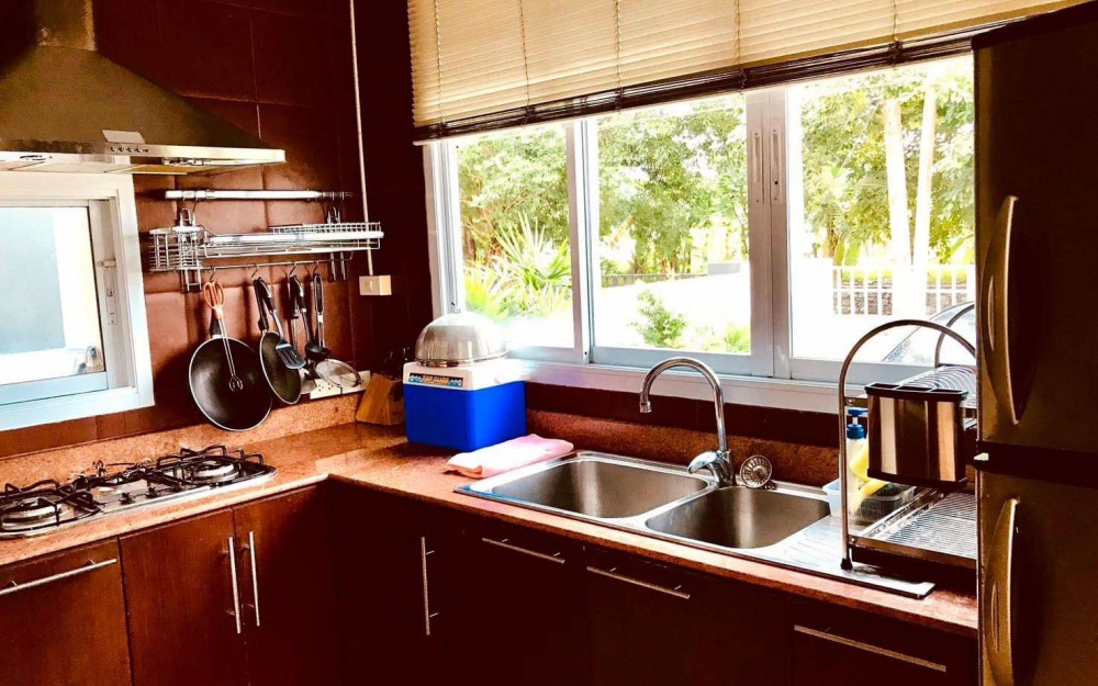 ปล่อยเช่าบ้าน Pool Villa ติดทะเล พัทยาเหนือ 4 ห้องนอน 5 ห้องน้ำ