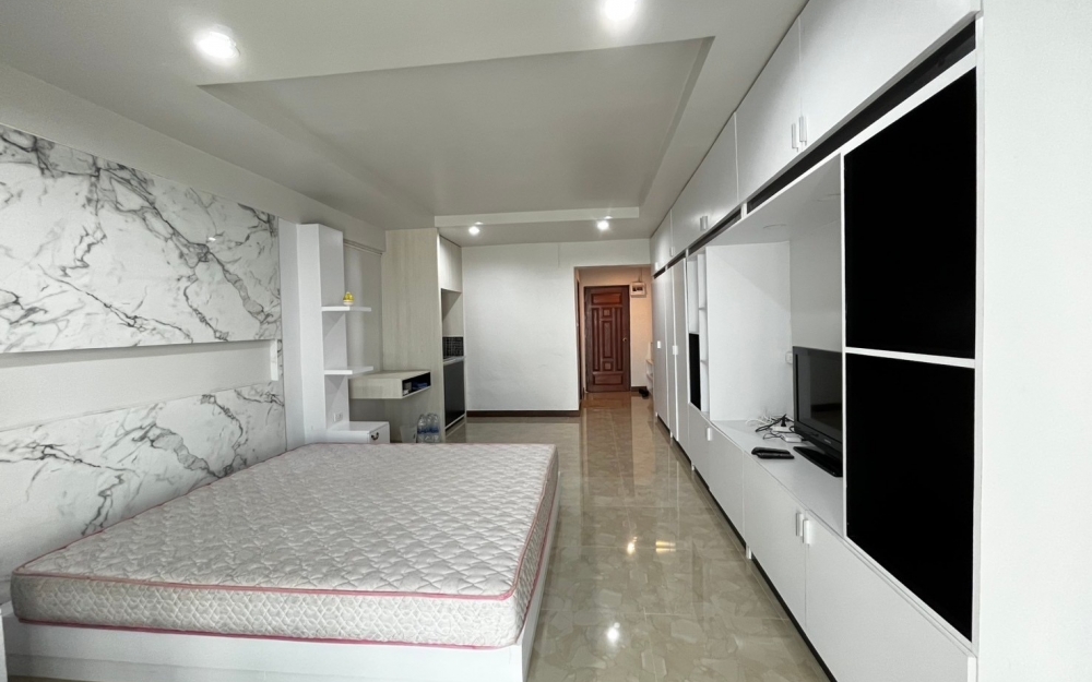 ให้เช่า Sombat Pattaya Condotel Pratumnak สมบัติ พัทยา คอนโดเทล พระตำหนัก Studio วิวทะเล