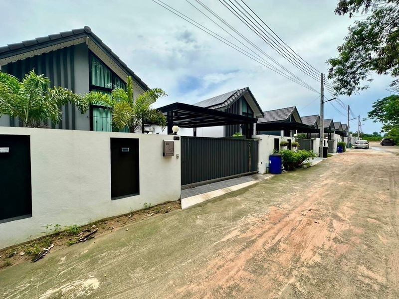 ขาย Pool Villa ชั้นเดียว 3 ห้องนอน 2 ห้องน้ำ มาบประชัน (2)