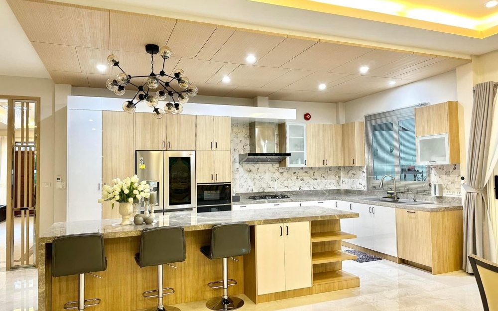 ขายบ้านเดี่ยวสไตล์โมเดิร์น 2 หลังในรั้วเดียวกัน 6 ห้องนอน 7 ห้องน้ำ ห้วยใหญ่ ติดเจ้าของ (3)