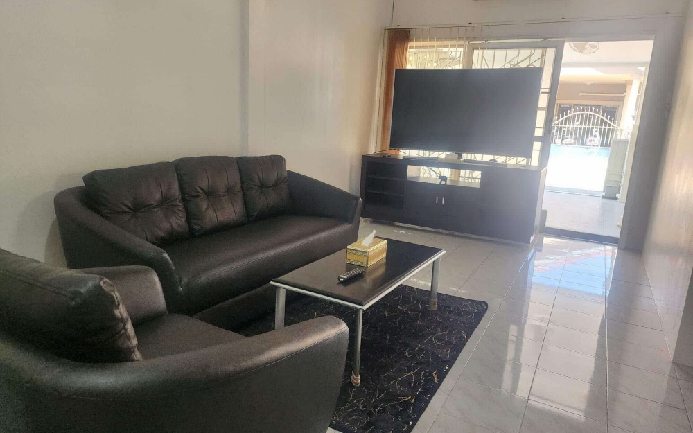 ขายทาวน์เฮาส์ชั้นเดียว 2 ห้องนอน 1 ห้องน้ำ เอกมงคล พัทยา (2)