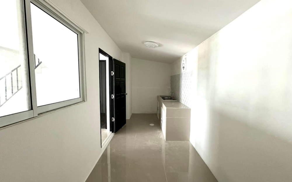 ขายทาวน์โฮม 2 ชั้น 3 ห้องนอน 2 ห้องน้ำ ซ.สยามคันทรีคลับ ใกล้ตลาดไร่วนาสินธ์ ติดเจ้าของ