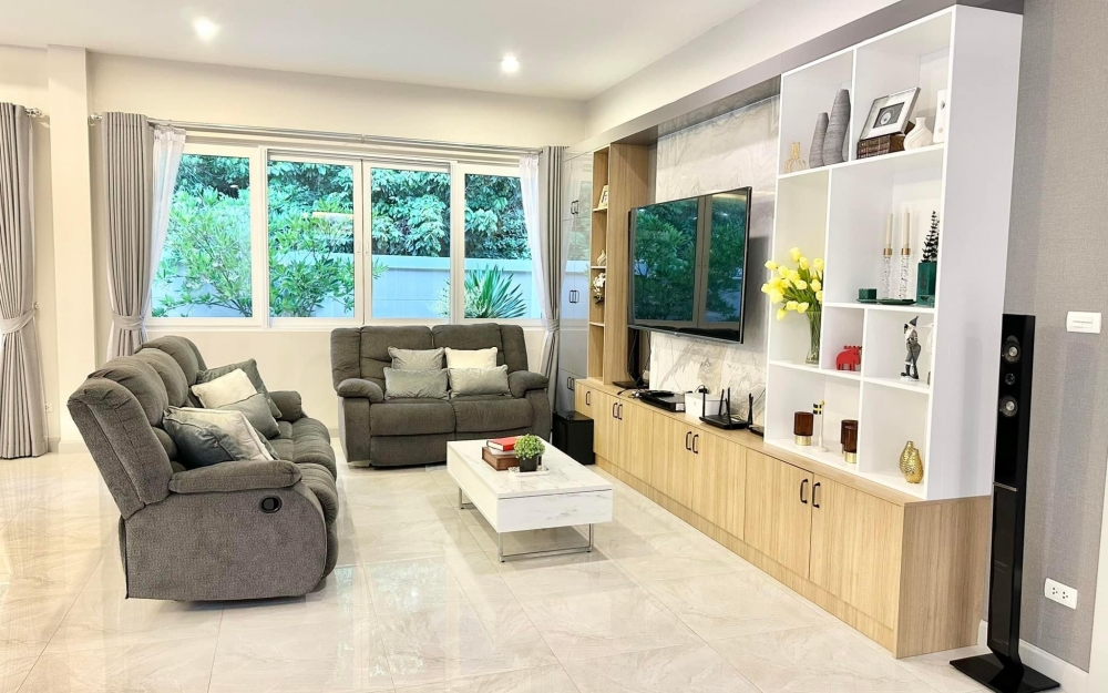 ขายบ้านเดี่ยวสไตล์โมเดิร์น 2 หลังในรั้วเดียวกัน 6 ห้องนอน 7 ห้องน้ำ ห้วยใหญ่ ติดเจ้าของ (3)