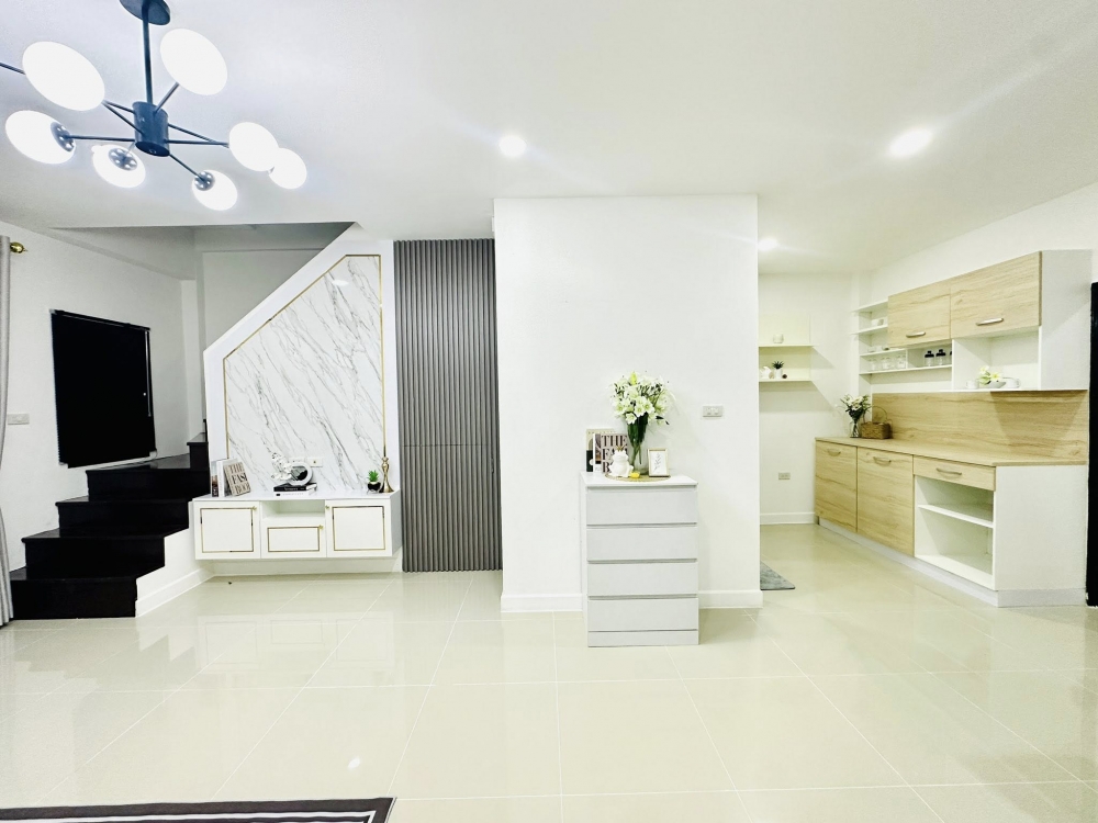 ขาย Town Home 2 ชั้น 3 ห้องนอน 3 ห้องน้ำ เนินพลับหวาน (2)