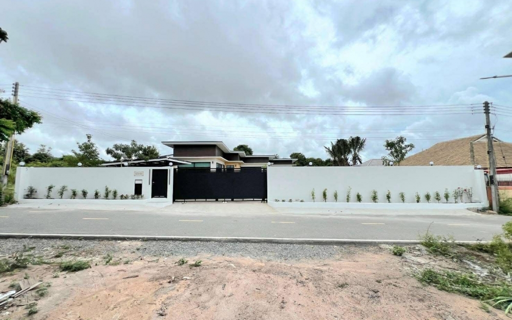 ขาย Pool Villa 3 ห้องนอน บางเสร่ (2)