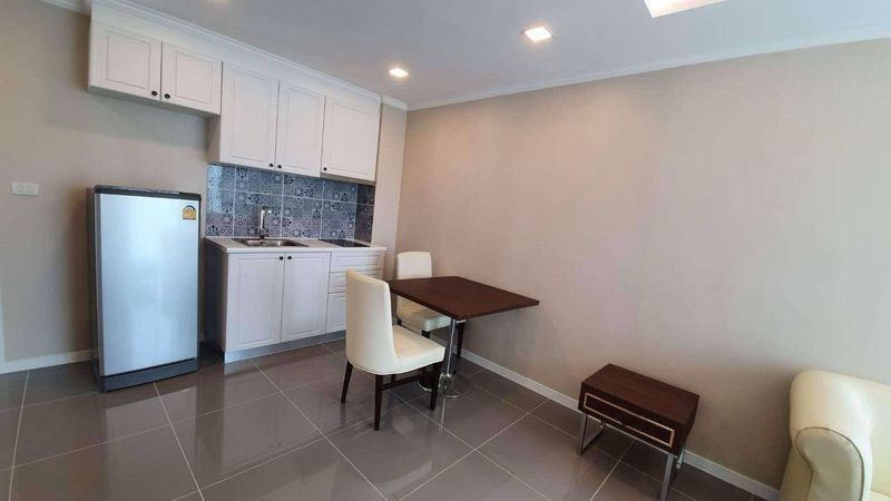 ขายพร้อมผู้เช่า The Orient Resort & Spa Pattaya เดอะ โอเรียน รีสอร์ท แอนด์ สปา พัทยา 1 ห้องนอน วิวเมือง (2)