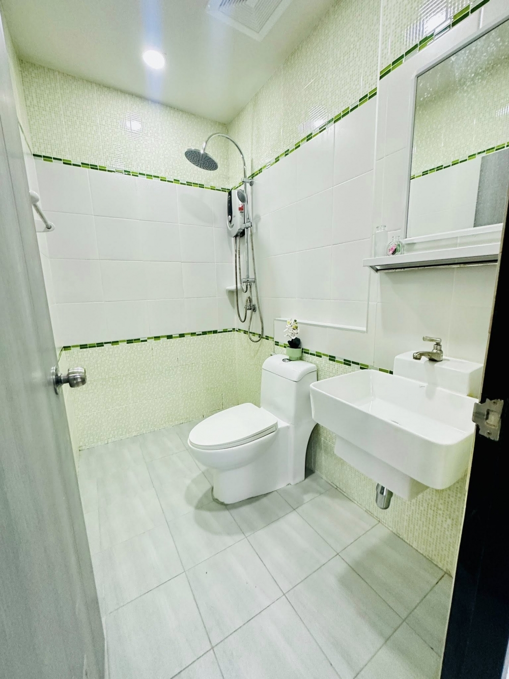 ขาย Town Home 2 ชั้น 3 ห้องนอน 3 ห้องน้ำ เนินพลับหวาน (2)