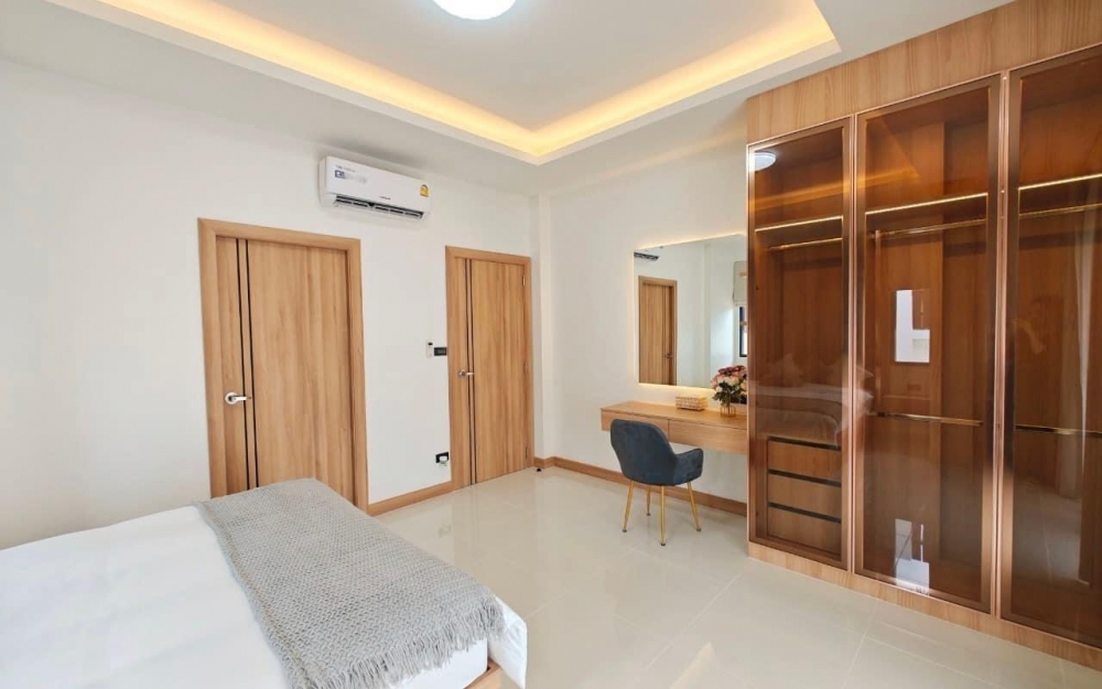 ขายบ้าน Pool Villa 4 ห้องนอน 3 ห้องน้ำ สยามคันทรีคลับ