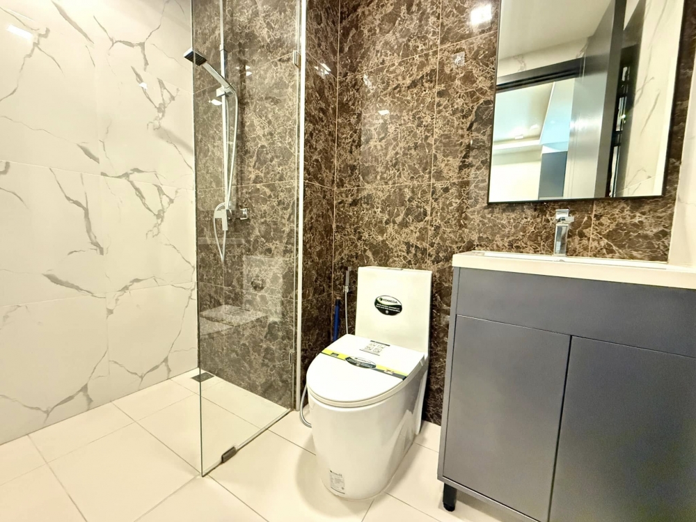 ให้เช่า Arcadia Center Suites Pattaya อาคาเดีย เซ็นเตอร์ สูท พัทยา 1 ห้องนอน วิวสวน