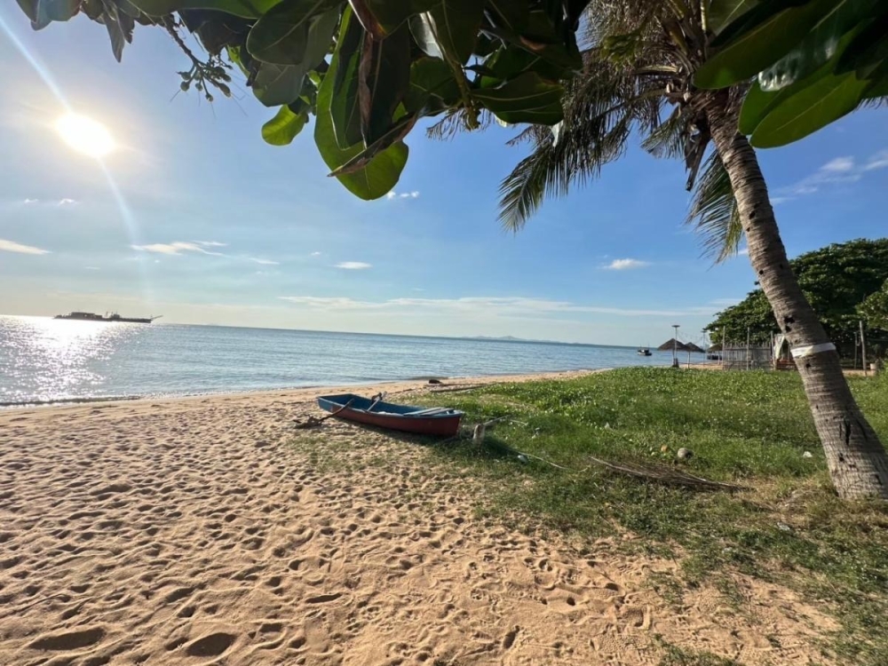 ขาย บ้านพูลวิลล่า ติดทะเล 50 เมตร หาดบ้านอำเภอ (2)