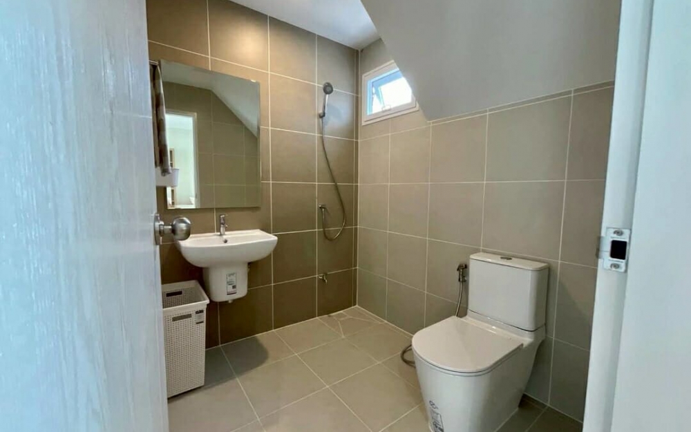 ให้เช่าบ้านเดี่ยว 2 ชั้น 3 ห้องนอน 3 ห้องน้ำ พัทยา