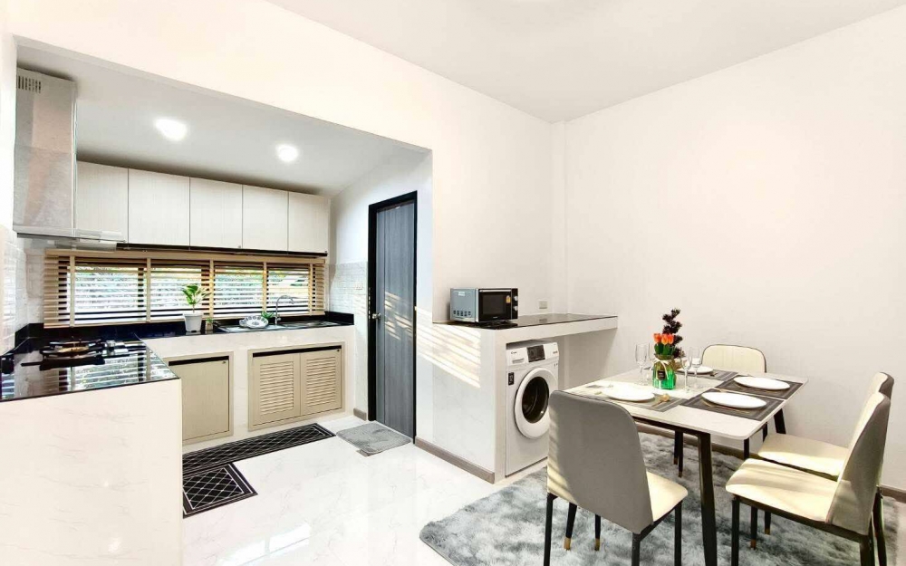 ขายทาวน์โฮม 2 ชั้น 2 ห้องนอน ซอยสยามคันทรีคลับ (2)