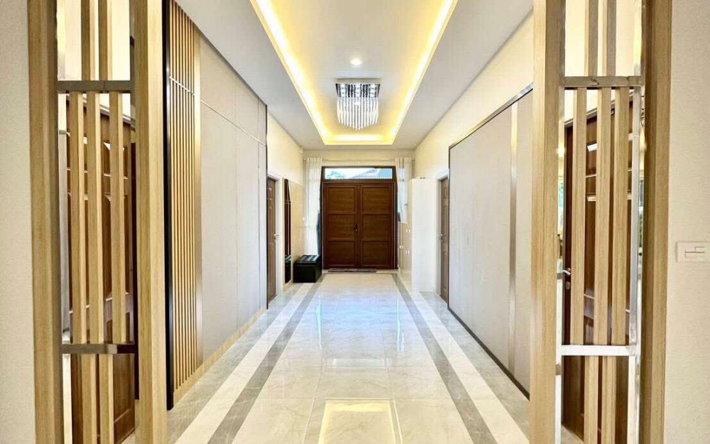 ให้เช่าพูลวิลล่า 6 ห้องนอน ห้วยใหญ่