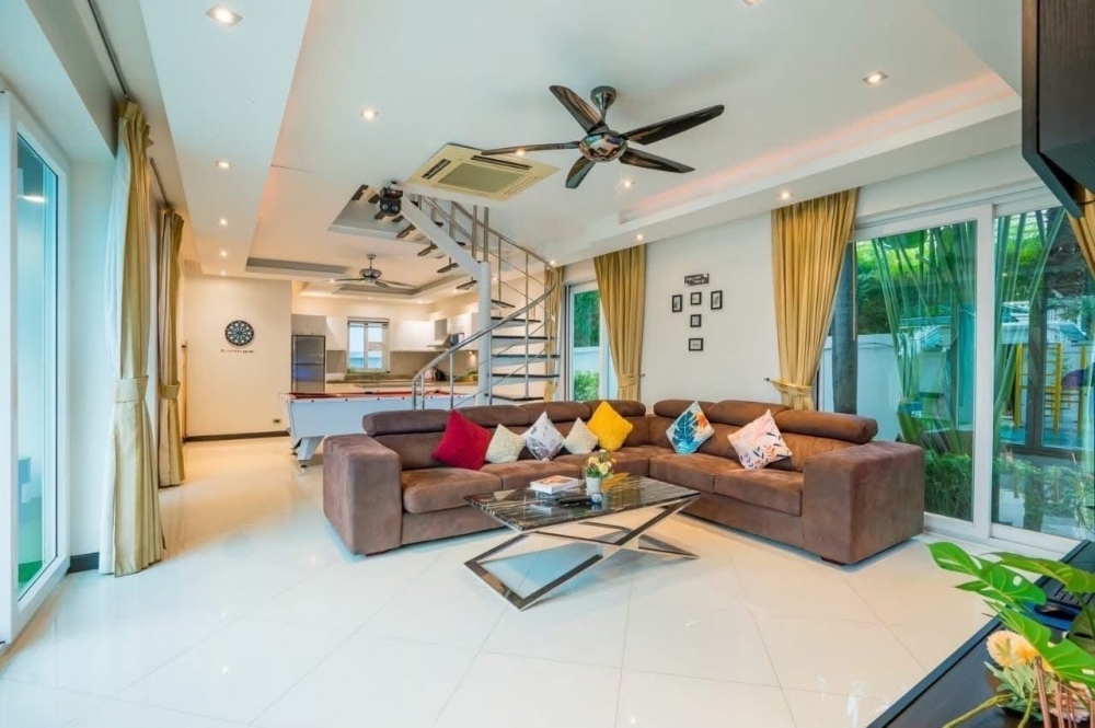 ให้เช่า Pool Villa 2 ชั้น 5 ห้องนอน 5 ห้องน้ำ จอมเทียน