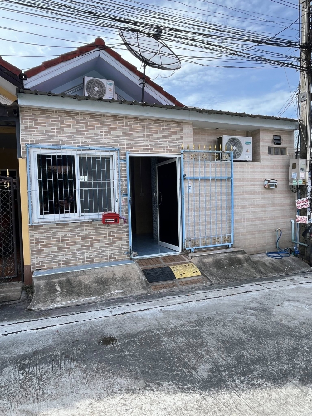 ขาย ทาวน์เฮ้าส์ 2 ห้องนอน 1 ห้องน้ำ เขาน้อย (2)